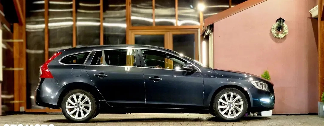 Volvo V60 cena 37999 przebieg: 200000, rok produkcji 2013 z Gąbin małe 562